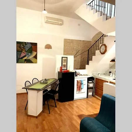 Corte Middorusso * バーリ