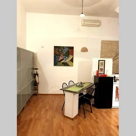 Corte Middorusso Барі